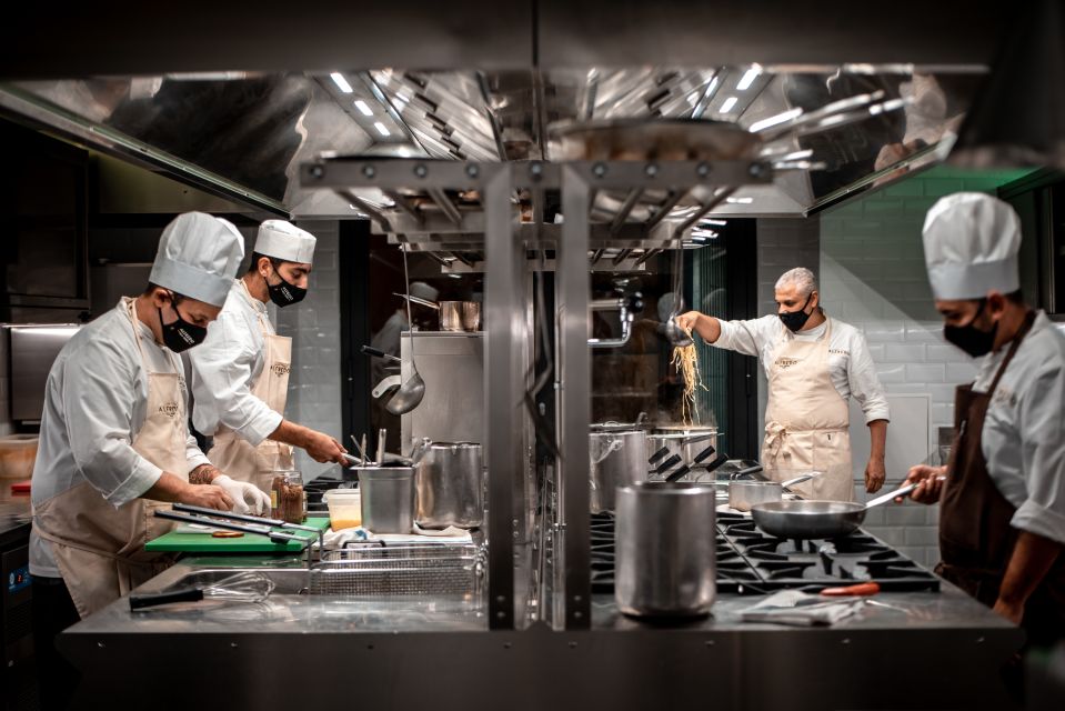 Alfredo alla Scrofa Restaurant in Rome: Eat Like a Star - Practical tips so your dinner goes smoothly