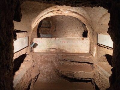 Catacombs of Saint Agnes Entry Ticket & Guided Tour - Arrive at the Ticket Office and Keep It Moving