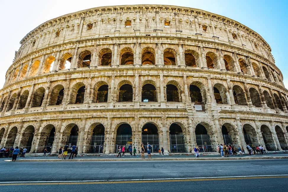 Colosseum, Palatine Hill and Roman Forum Guided Tour - Inside the Colosseum: gladiators, architecture, and crowd logic