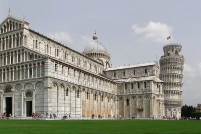 From Rome: Florence and Pisa Full-Day Small-Group Tour - Pisa’s Piazza dei Miracoli in a tight window