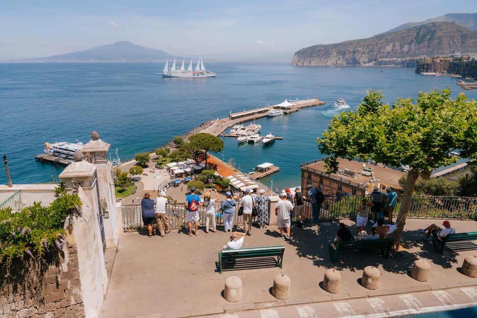From Rome: Pompeii with Expert Guide & Amalfi Coast Day Trip - Pompeii Archaeological Park: your archaeologist guide sets the tone
