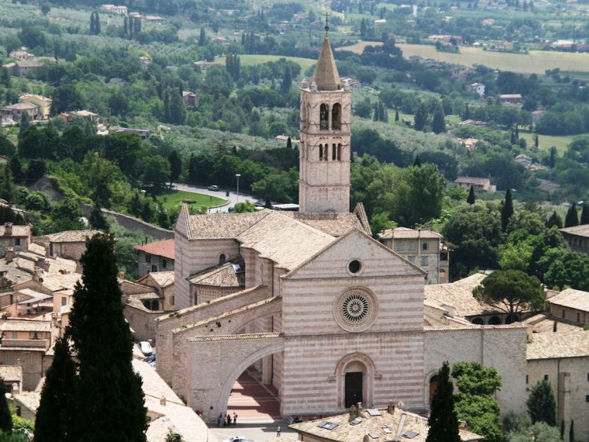 From Rome: Umbria, Assisi and Orvieto Day Tour - Orvieto Cathedral in one focused hour: what to expect