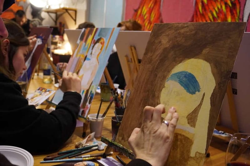 Rome: Afternoon Paint and Sip Experience in Piazza Navona - Should You Book This Piazza Navona Paint-and-Sip Experience?
