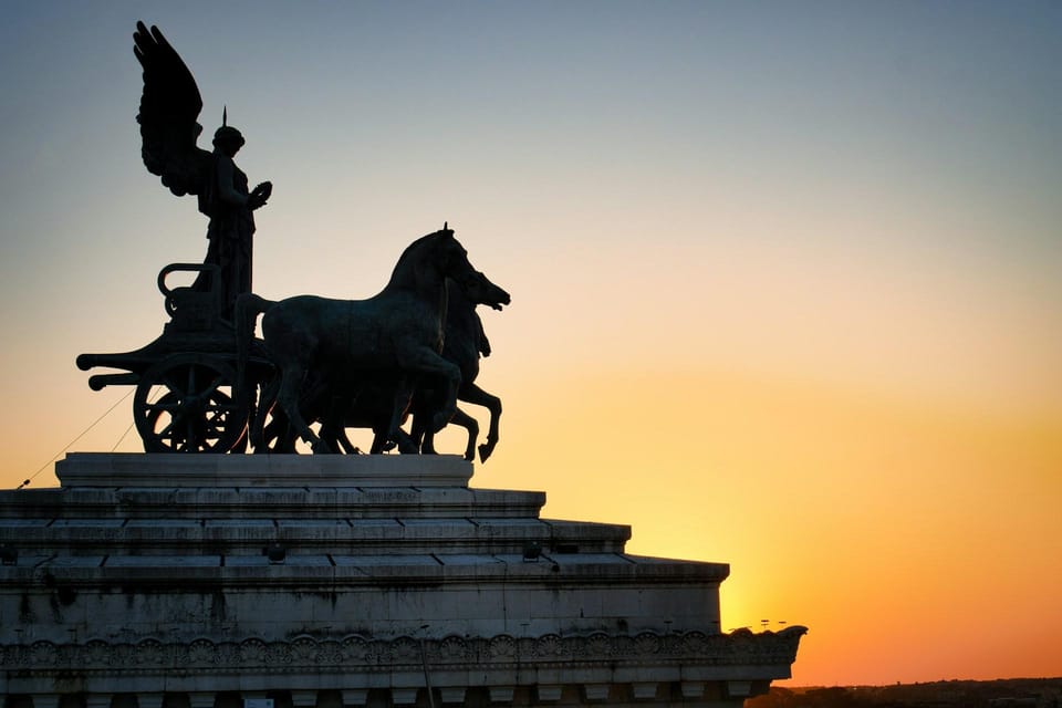 Rome: Ancient Rome Night Tour - Piazza Venezia and the scale of Rome’s center