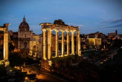 Rome: Ancient Rome Night Tour - Meeting at Altare della Patria: your orientation starts fast