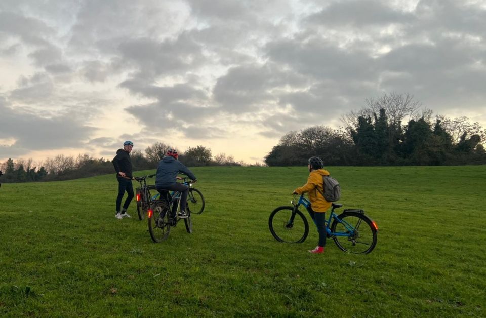 Rome: Appian Way & Catacomb Sunset E-bike Tour with Aperitif - Caffarella Park break and the open-air aperitif