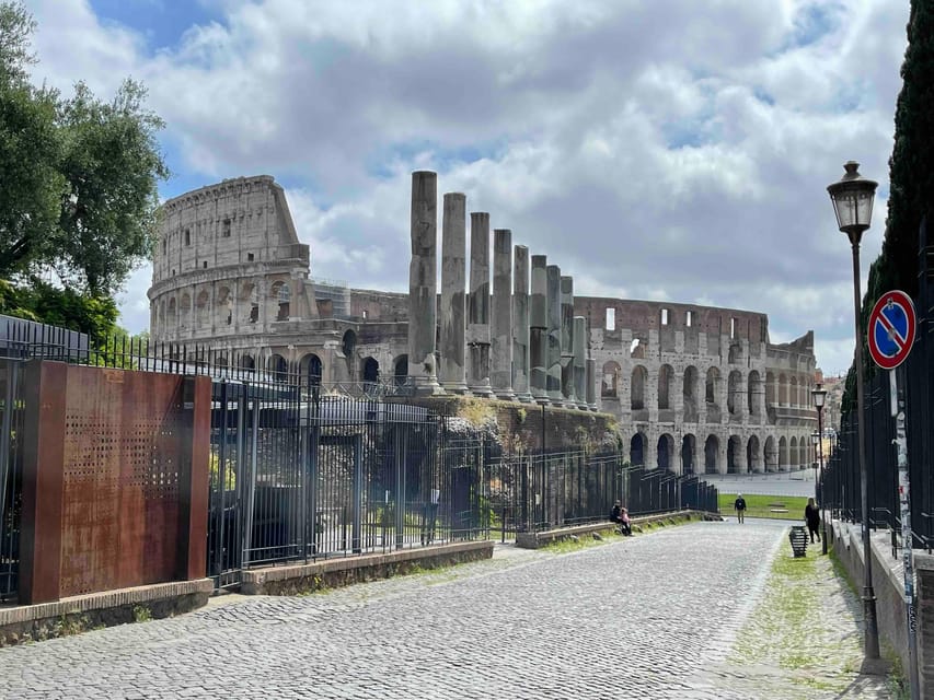 Rome: Arena Colosseum Tour with Arena Access - Entering the Colosseum: Gate of Death to Arena Thinking