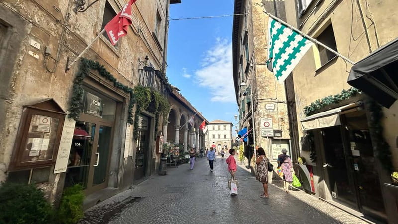Rome: Assisi, Civita di Bagnoregio and Orvieto Day Tour - Coach comfort and the guide: the difference between a plan and a stress test