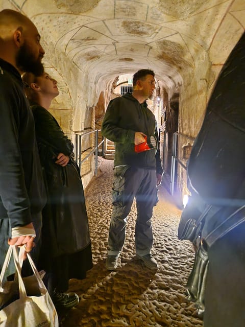 Rome: Catacombs Express ENGLISH Guided Tour - SKIP THE LINE - Practical tips: shoes, layers, modest dress, and photos