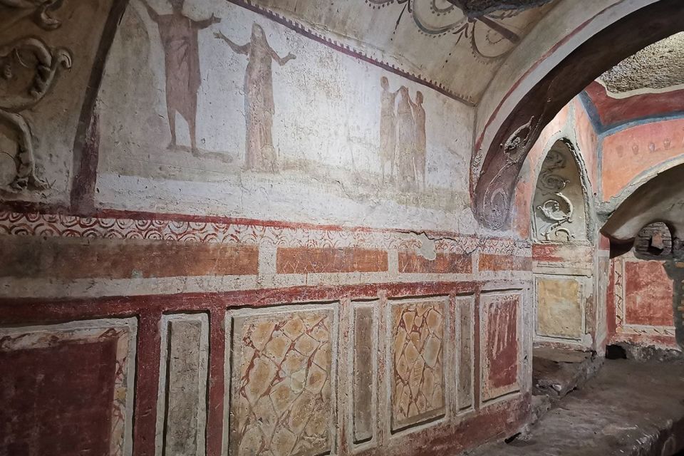 Rome: Catacombs of Priscilla Entry Ticket & Guided Tour - What Lies on the First Floor: Galleries, Niche Tombs, and the Acili Area
