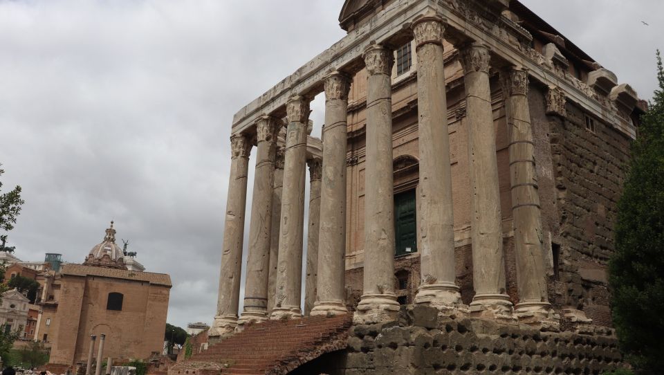 Rome: Colosseum Arena Floor, Roman Forum & Palatine Tour - Photo Stops That Actually Help You Navigate