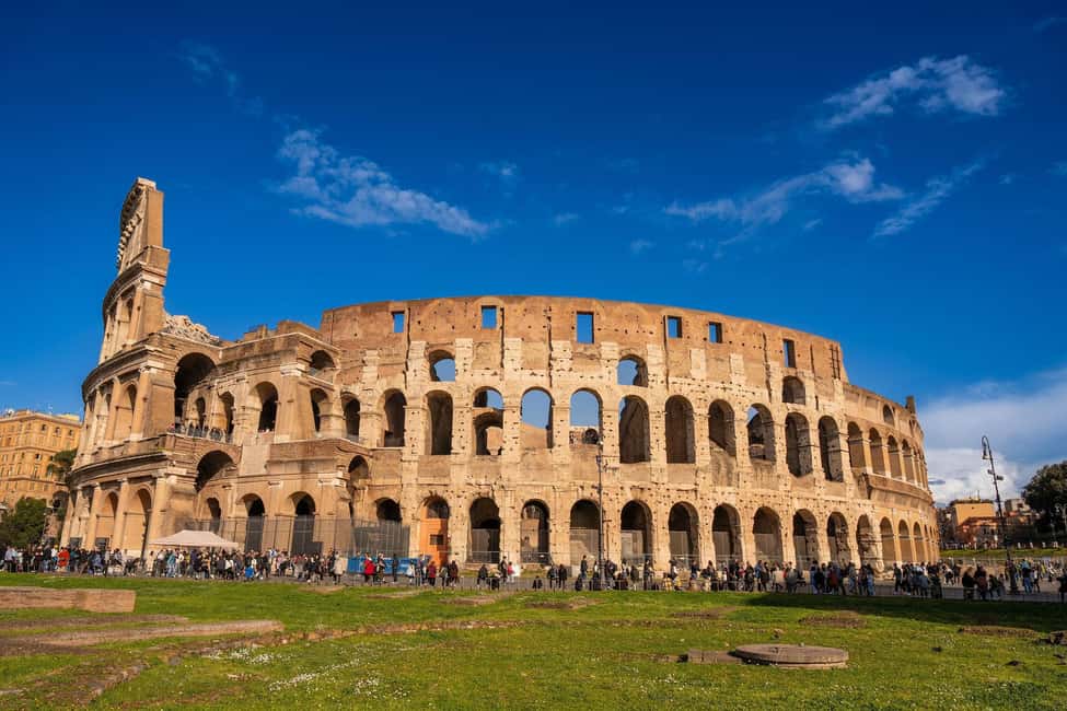 Rome: Colosseum, Roman Forum, and Palatine Hill Tour - Two ways to see the Colosseum: guided tour vs self audio