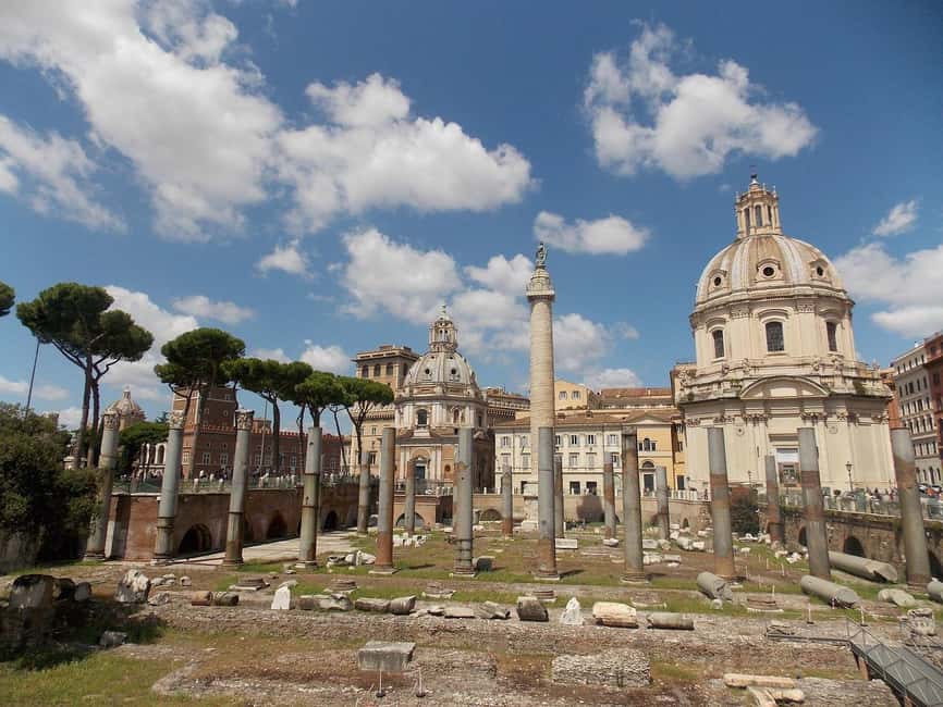 Rome: Colosseum, Roman Forum & Palatine Guided Tour - Entering the Colosseum: what to notice before your eyes glaze over