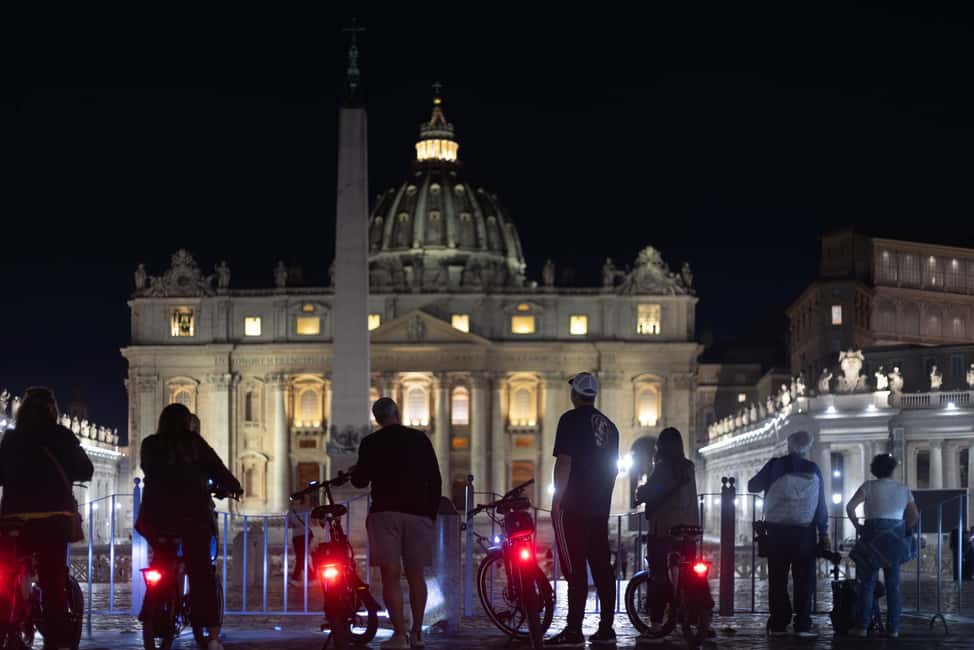 Rome: E-Bike Night Tour with Food and Wine Tasting - Night E-Bike Rome: why this works better than walking