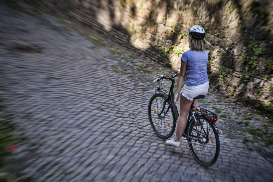 Rome: E-Bike Tour of Appia Antica, Aqueducts, and Caffarella - A local bar break: the small pause that makes the day work