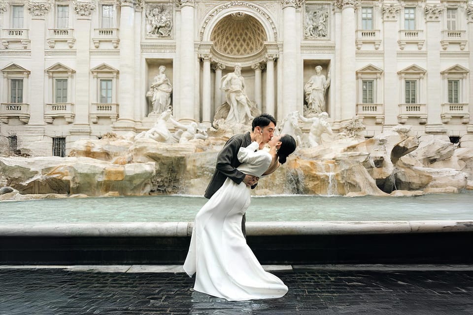 Rome: Early Morning Private Photoshoot at Iconic Landmarks - Trevi Fountain at dawn, plus the Monday/Friday clean-up detail