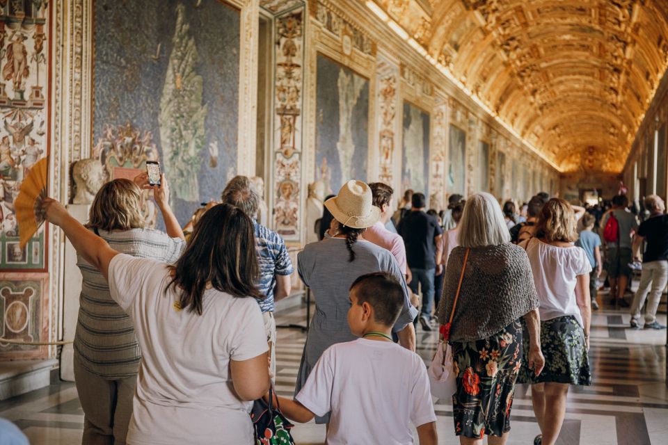 Rome: Early-Morning Vatican Museums and Sistine Chapel Tour - Raphael Rooms: the payoff room that only works in the morning