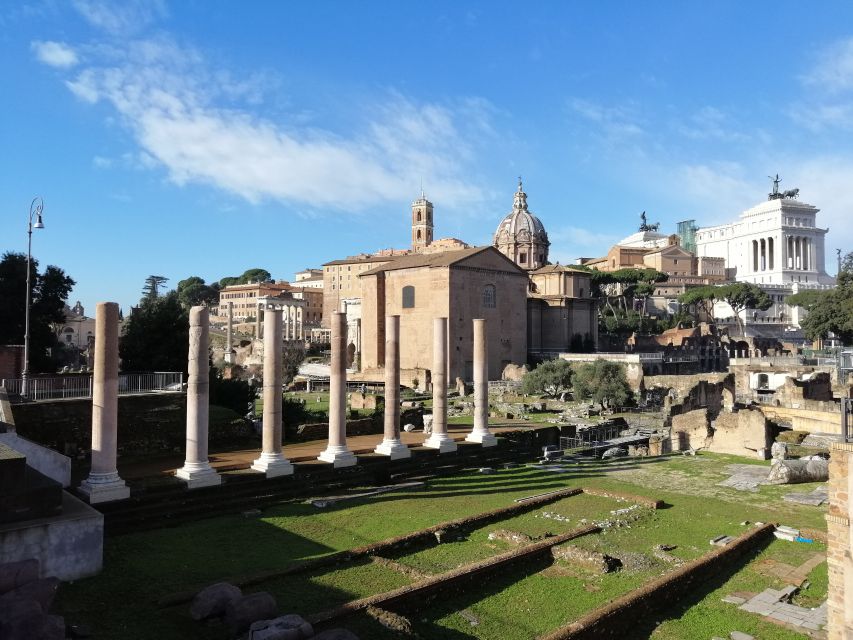 Rome: Exclusive Colosseum Underground and Roman Forum Tour - The guides: what their style does for your experience