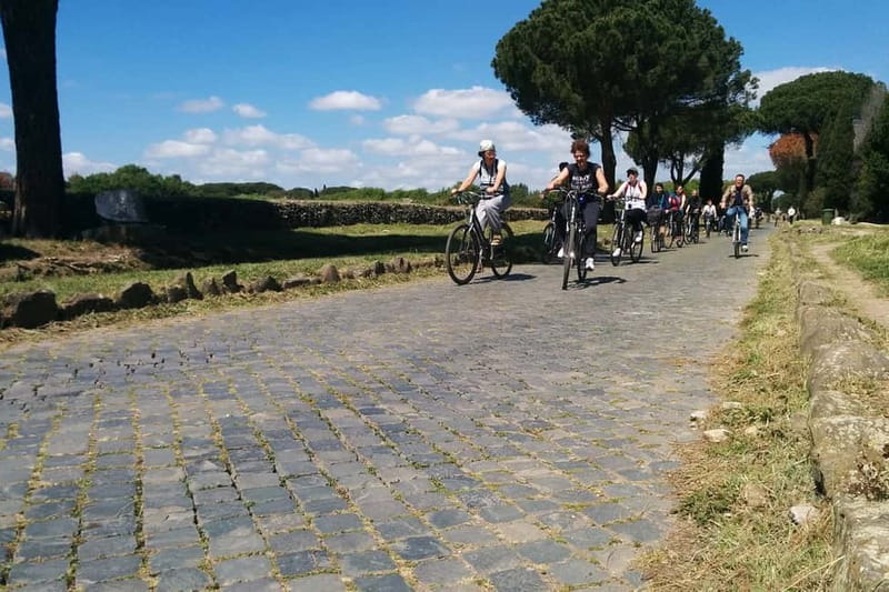 Rome Explorer Pass: 2 to 7 Attractions - Includes Colosseum - Tackling Vatican Museums and Sistine Chapel with escorted skip-the-line style entry