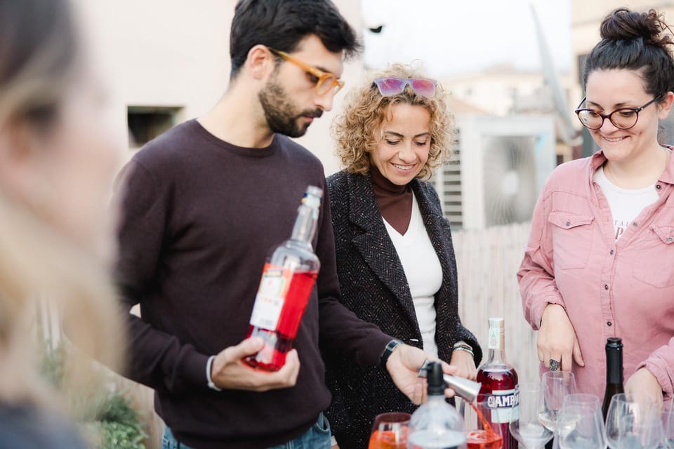 Rome: Food Tour of the Historic Center with Rooftop Spritz - Trastevere: trapizzino and an evening walk that changes the mood