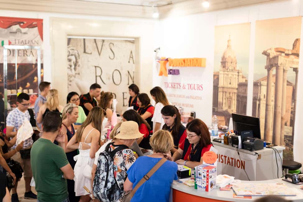 Rome: Glass Elevator, Museums & Hop-On Hop-Off Bus Ticket - First stop: the Ancient Rome multimedia video and downloadable audio guide