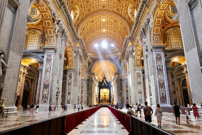 Rome: Guided Tour of St. Peter's Basilica, Grottoes & Square - St. Peter’s Square: start with Bernini’s visual tricks