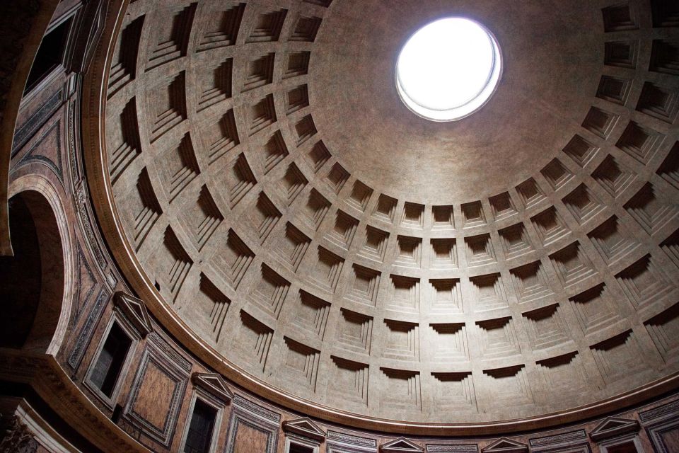Rome: Pantheon Guided Tour with Skip-the-line Ticket - Raphael’s tomb: art, power, and the afterlife