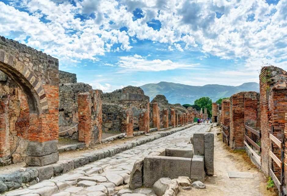 Rome: Pompeii and Naples Day Trip with Pompeii Entry Ticket - Should you book the Pompeii and Naples day trip from Rome?