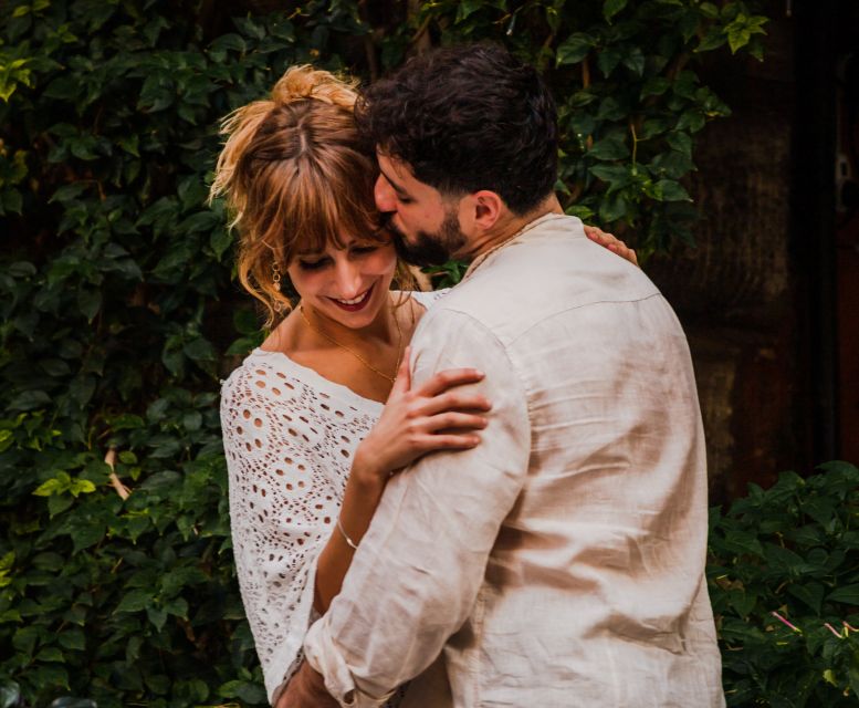 Rome: Romantic Photoshoot for Couples - Piazza di Spagna Stop: The Classic Rome Backdrop Moment