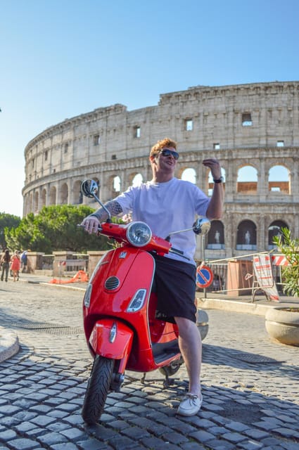 Rome: Vespa scooter tour "When in Rome" - Circus Maximus: passing fast, imagining long-ago crowds