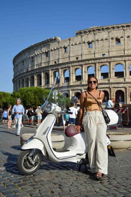 Rome: Vespa scooter tour "When in Rome" - Trastevere and Fontana dell’Acqua Paola: the Roman flavor in motion