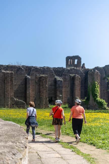 Rome:Appian Way E-bike Tour with Catacombs, Aqueducts & Food - Parco degli Acquedotti: seeing aqueduct remnants with actual breathing room